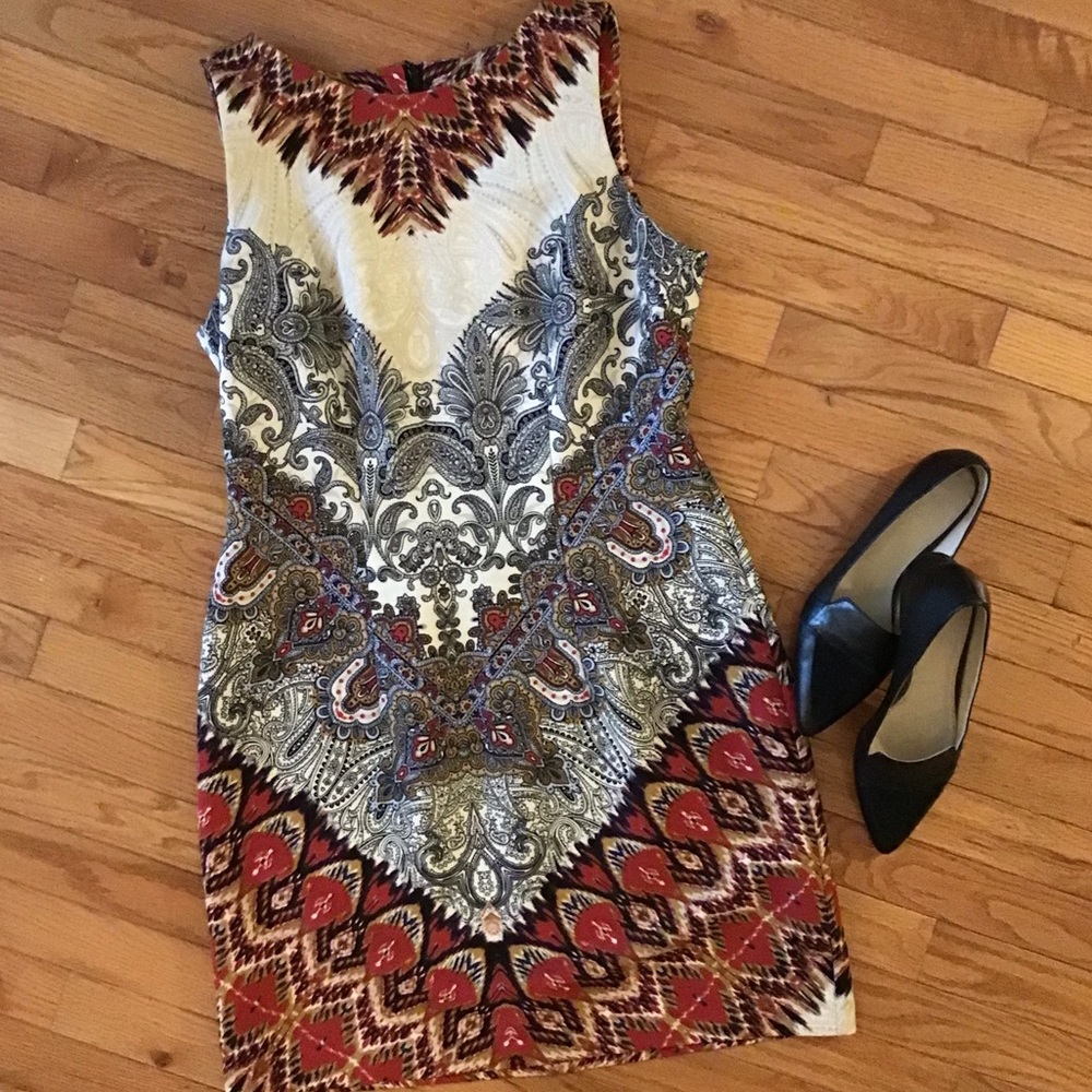 LIKE NEW AGB SLEEVELESS SHEATH DRESS - AZTEC PATTERN - SIZE 12